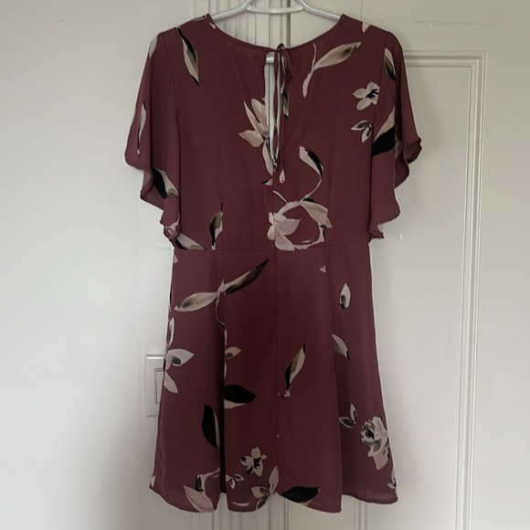 Dynamite Floral Dress - Picture 3 of 3